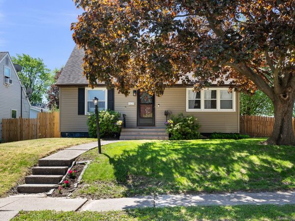 1629 W Columbia Avenue, Davenport, IA 52804