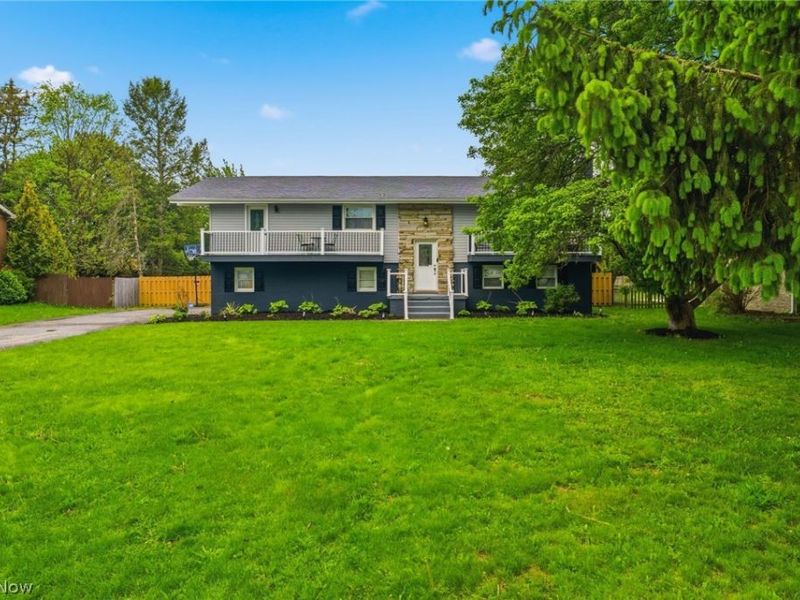 6727 Amsel Avenue NE, Canton, OH 44721 Photo 2