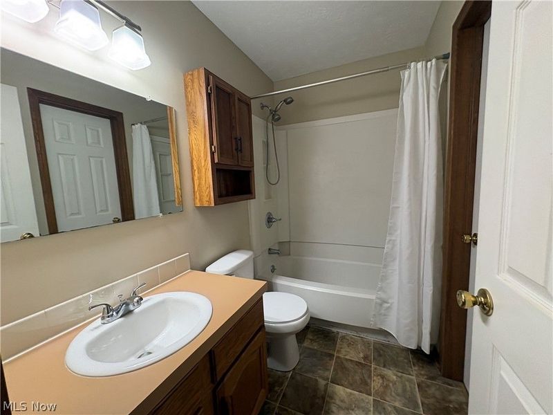 1667 Ann Circle NE, New Philadelphia, OH 44663 Photo 13