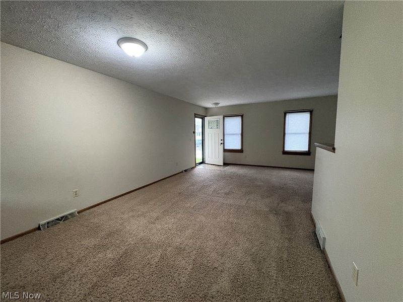 1667 Ann Circle NE, New Philadelphia, OH 44663 Photo 5