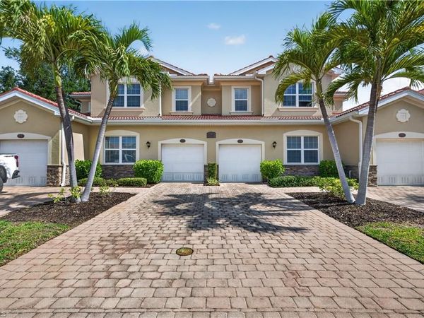 8541 Oakshade CIR, Unit 2, FORT MYERS, FL 33919