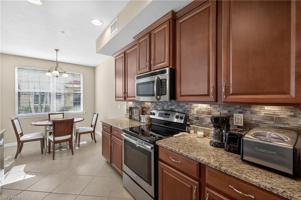8541 Oakshade Cir, Unit 2, Fort Myers, FL 33919 Photo