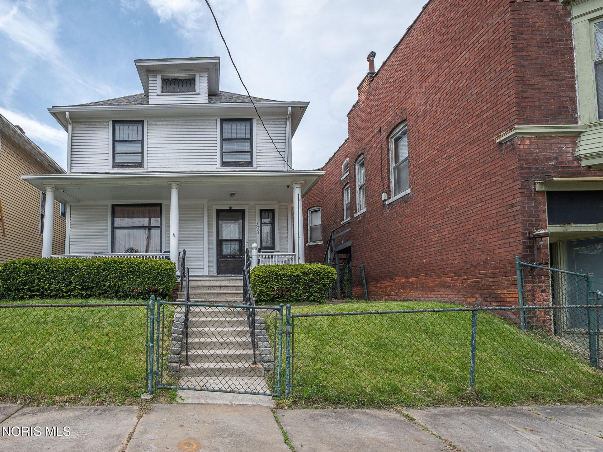 1873 N Ontario Street, Toledo, OH 43611 Main Photo