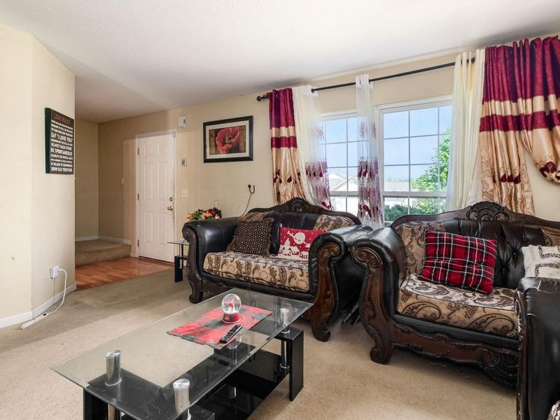 3033 Benchmark Drive, Columbus, OH 43219 Photo 3