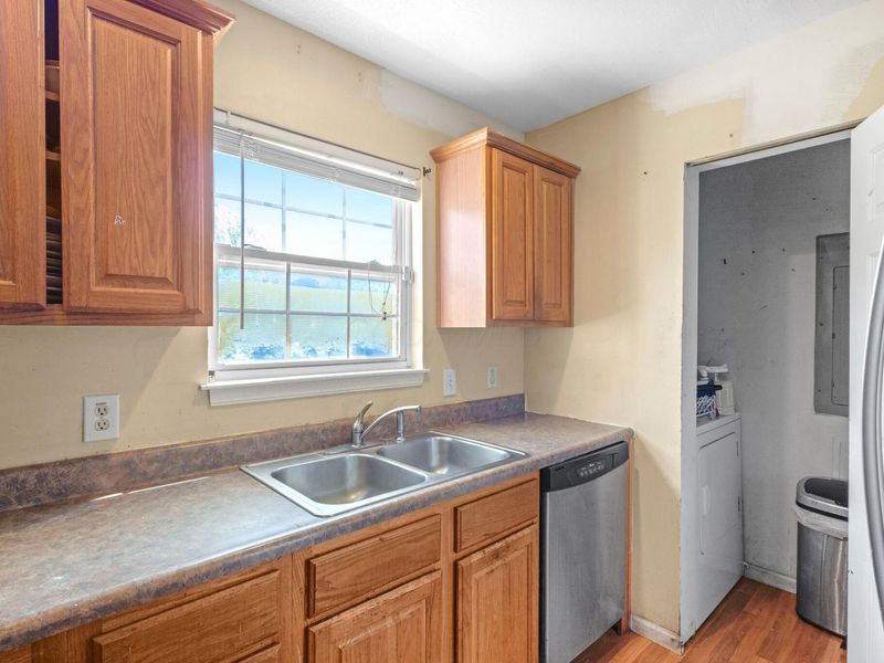 3033 Benchmark Drive, Columbus, OH 43219 Photo 7