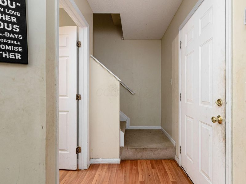 3033 Benchmark Drive, Columbus, OH 43219 Photo 8