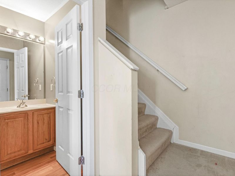 3033 Benchmark Drive, Columbus, OH 43219 Photo 9
