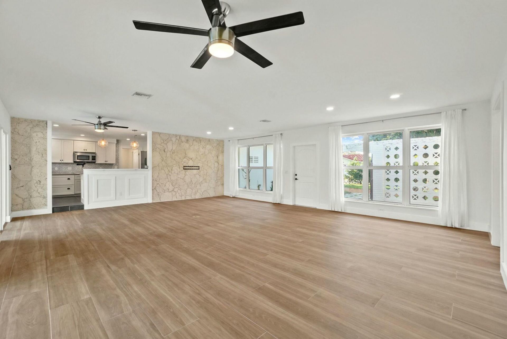 711 SW 25th Place, Boynton Beach, FL 33435 Photo