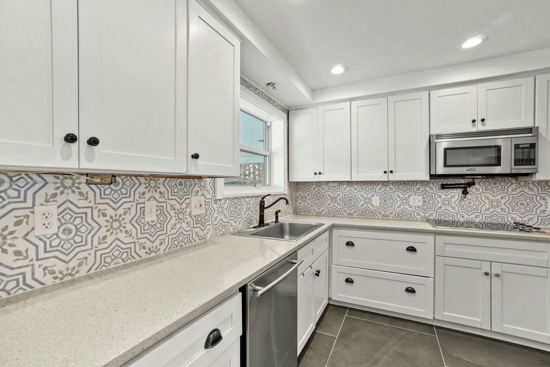 711 SW 25th Place, Boynton Beach, FL 33435 Photo