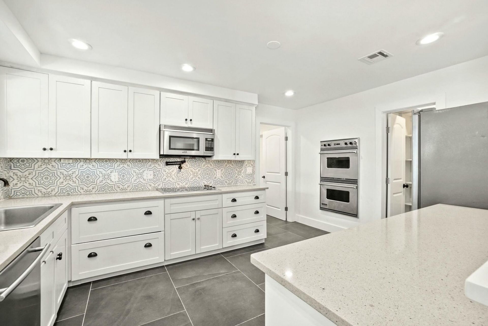 711 SW 25th Place, Boynton Beach, FL 33435 Photo