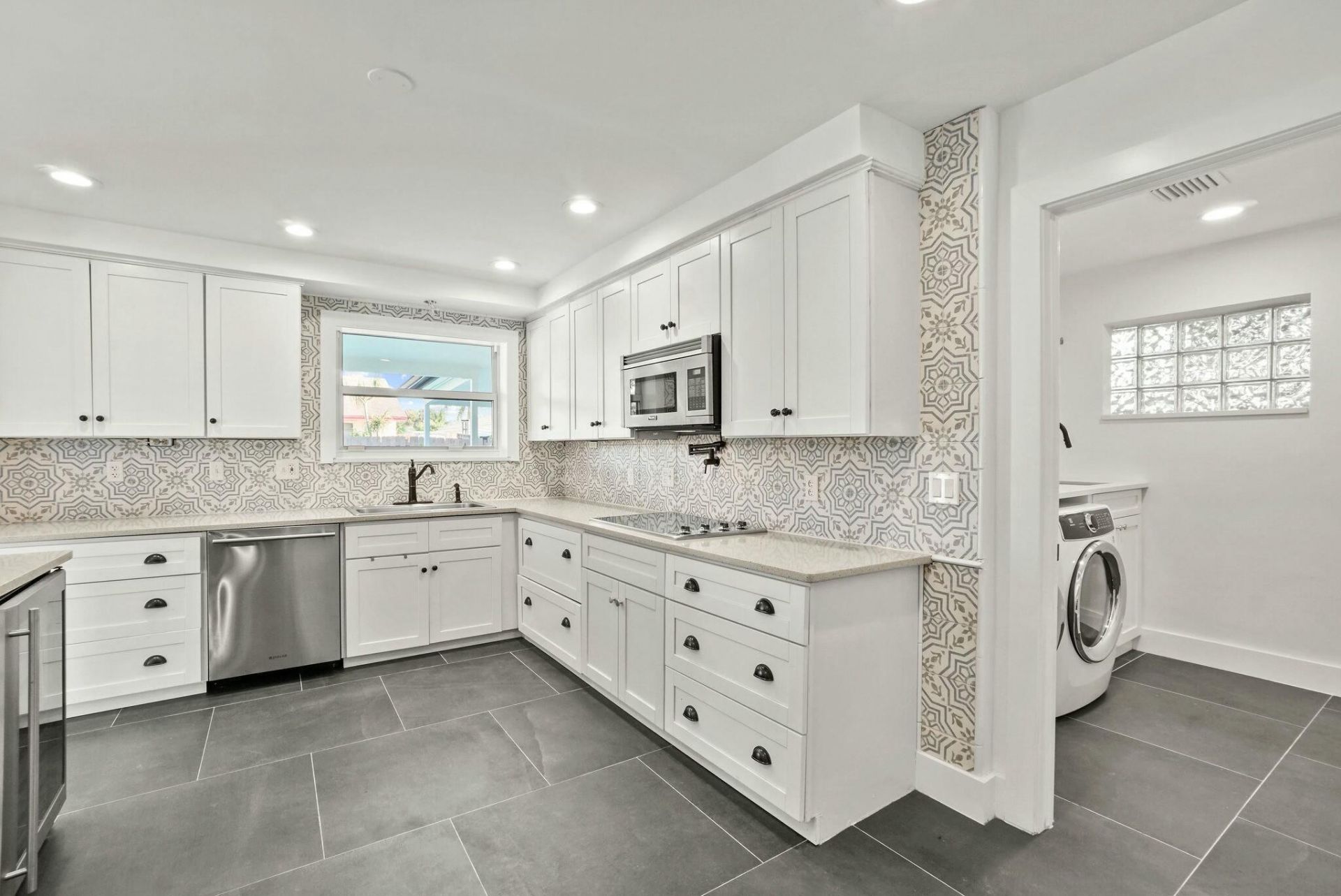 711 SW 25th Place, Boynton Beach, FL 33435 Photo