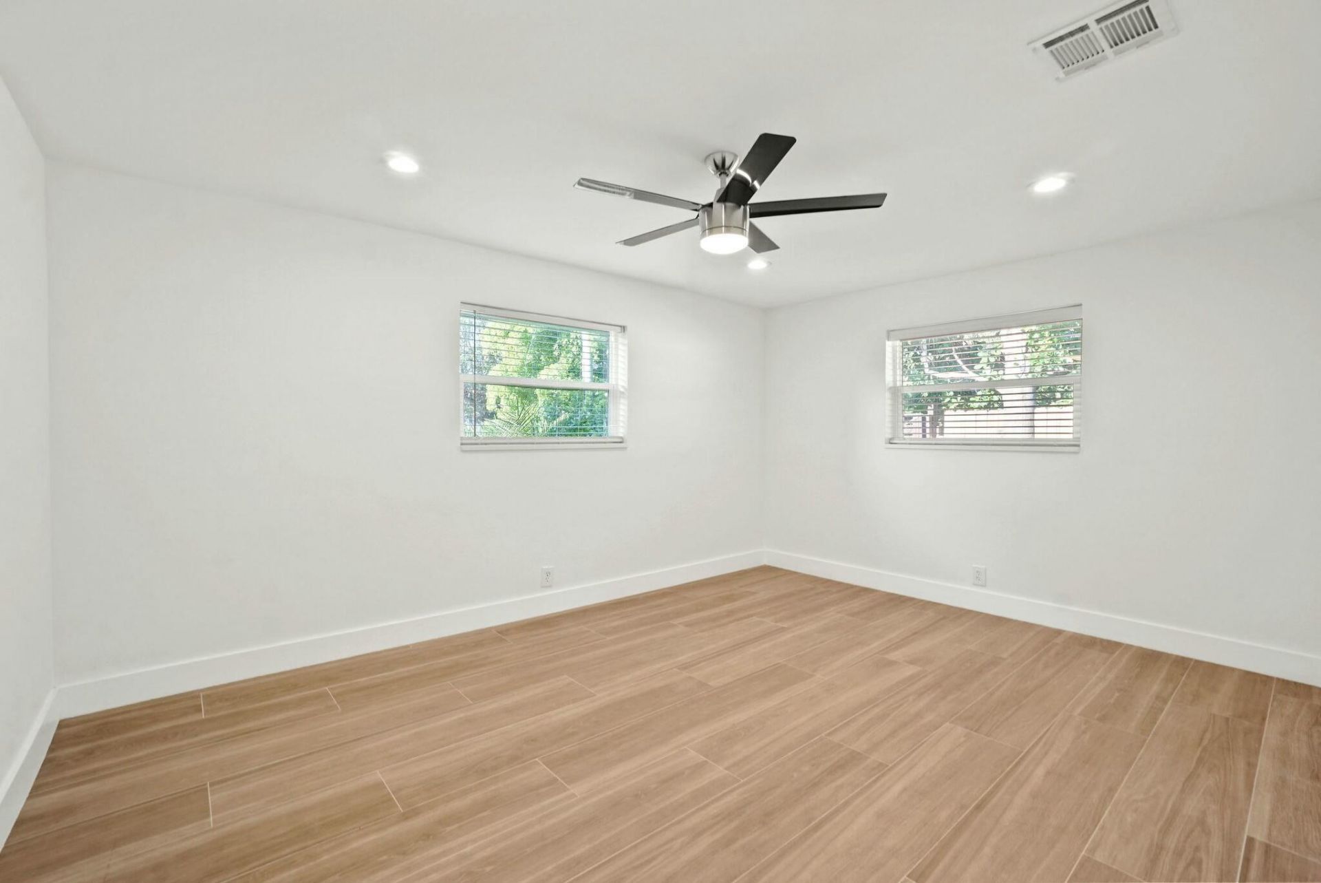 711 SW 25th Place, Boynton Beach, FL 33435 Photo