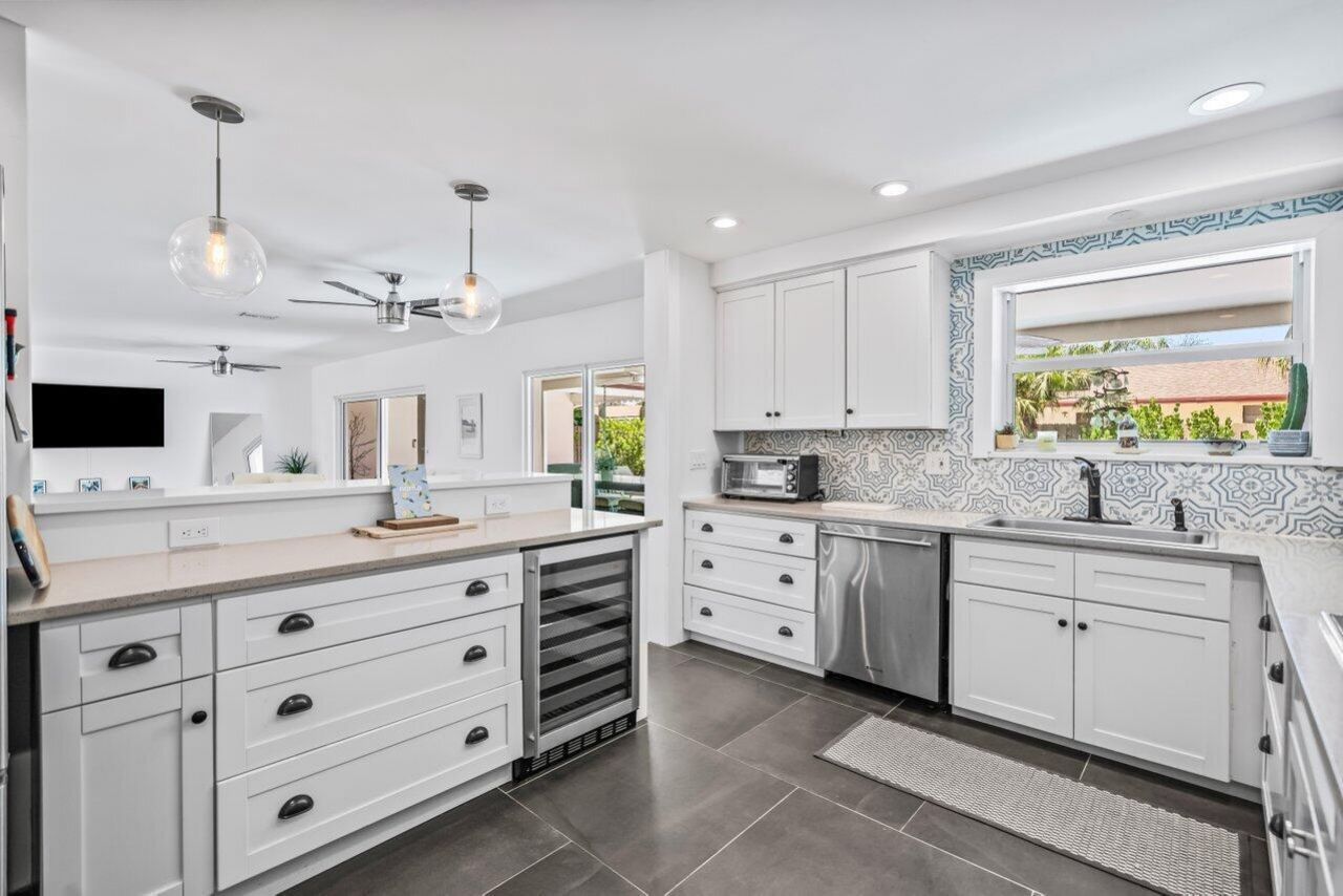 711 SW 25th Place, Boynton Beach, FL 33435 Photo