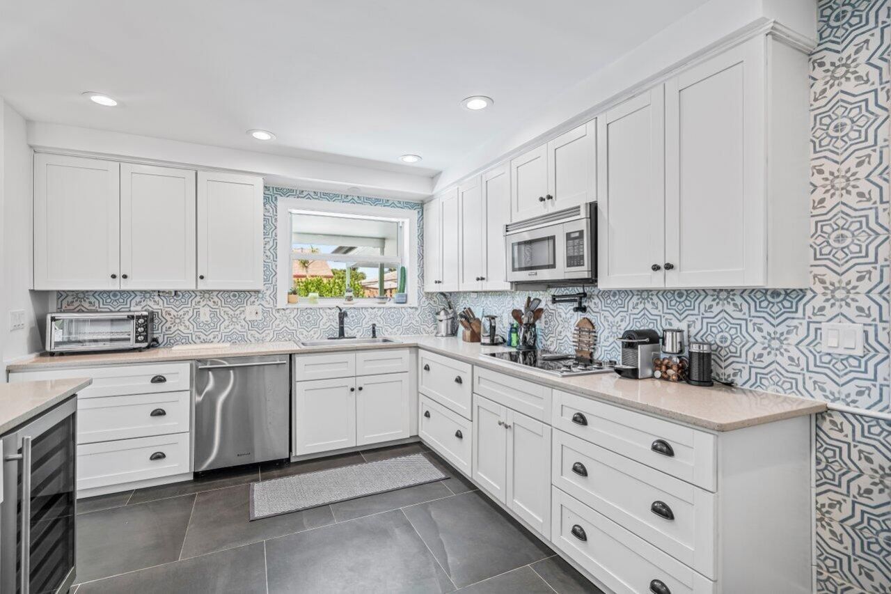 711 SW 25th Place, Boynton Beach, FL 33435 Photo
