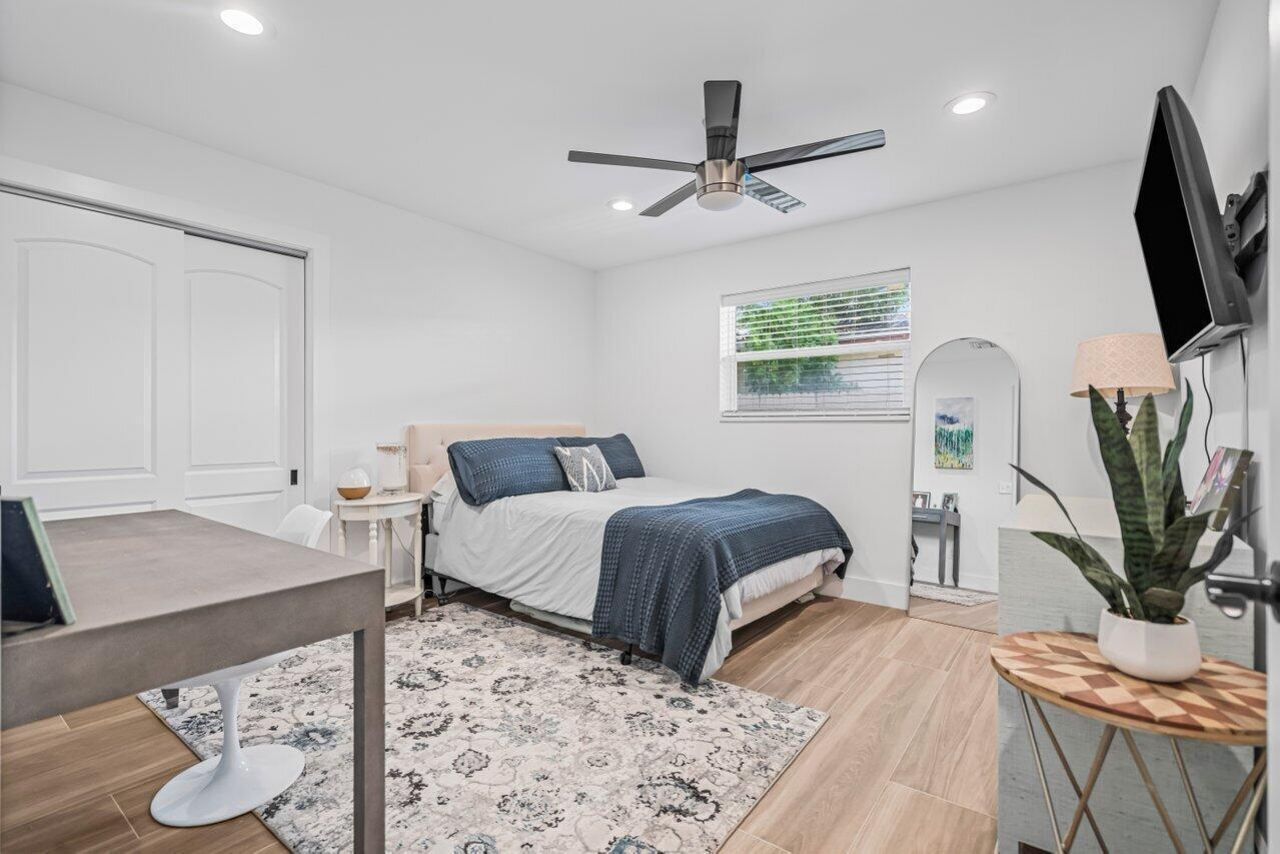 711 SW 25th Place, Boynton Beach, FL 33435 Photo