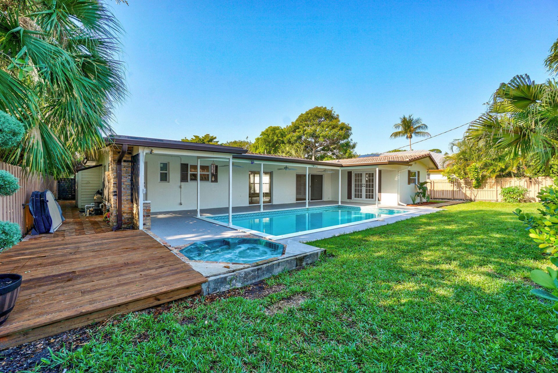 711 SW 25th Place, Boynton Beach, FL 33435 Photo