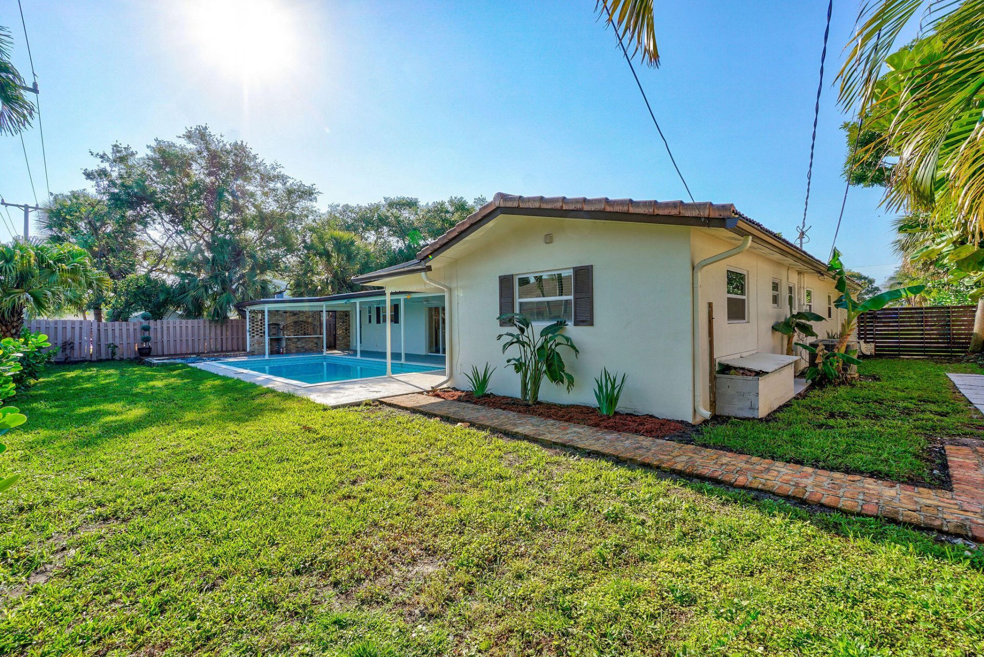 711 SW 25th Place, Boynton Beach, FL 33435 Photo