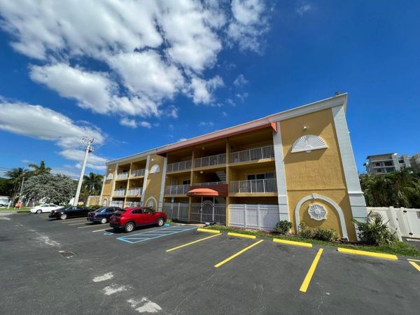 32 NE 22nd Avenue, Unit 107, Pompano Beach, FL 33062