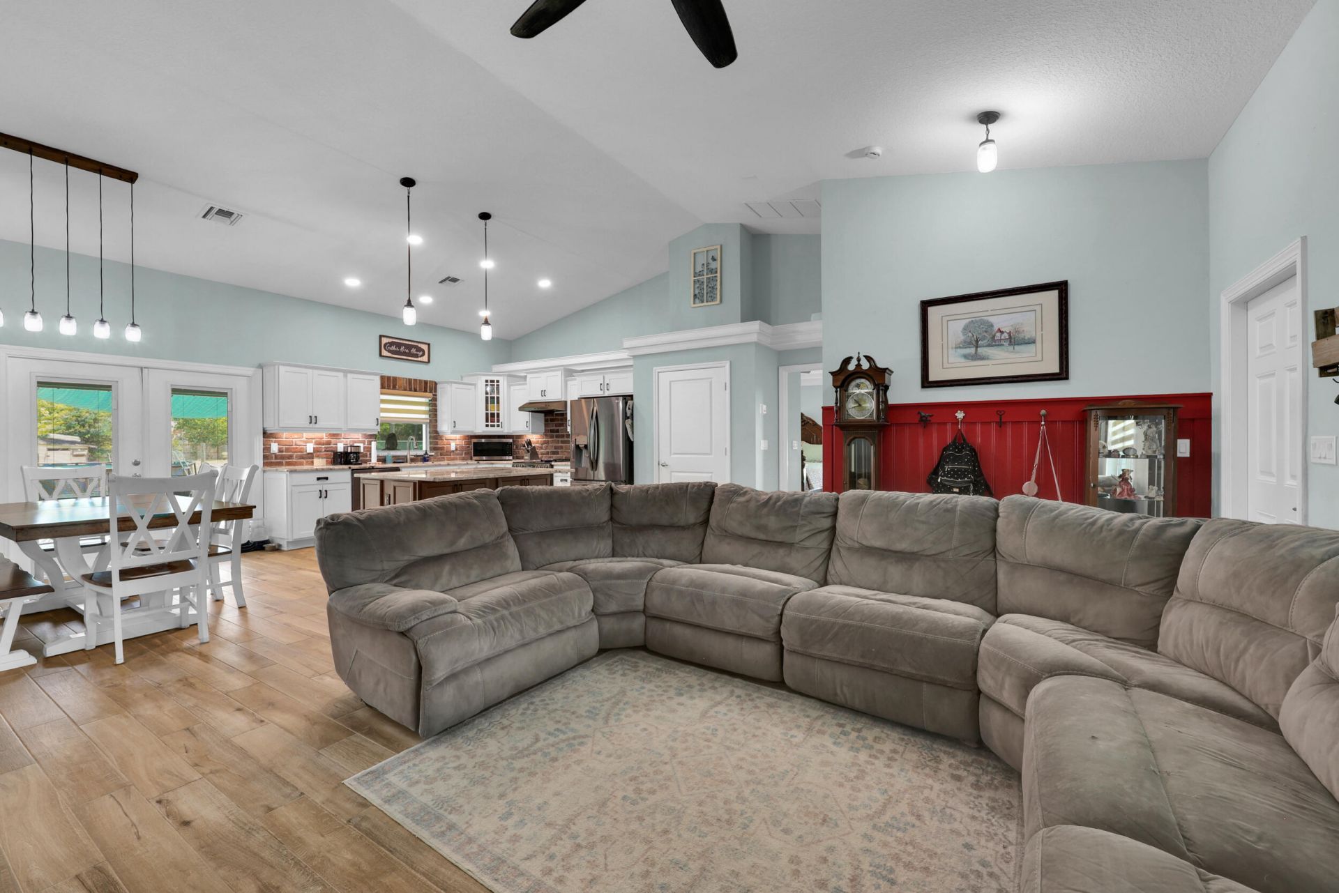 5566 Pinetree Drive, Fort Pierce, FL 34982 Photo
