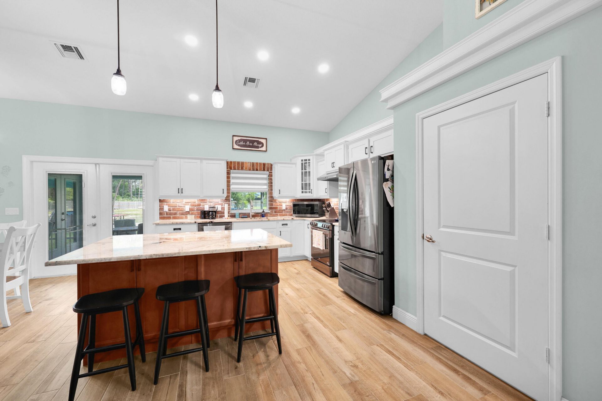 5566 Pinetree Drive, Fort Pierce, FL 34982 Photo