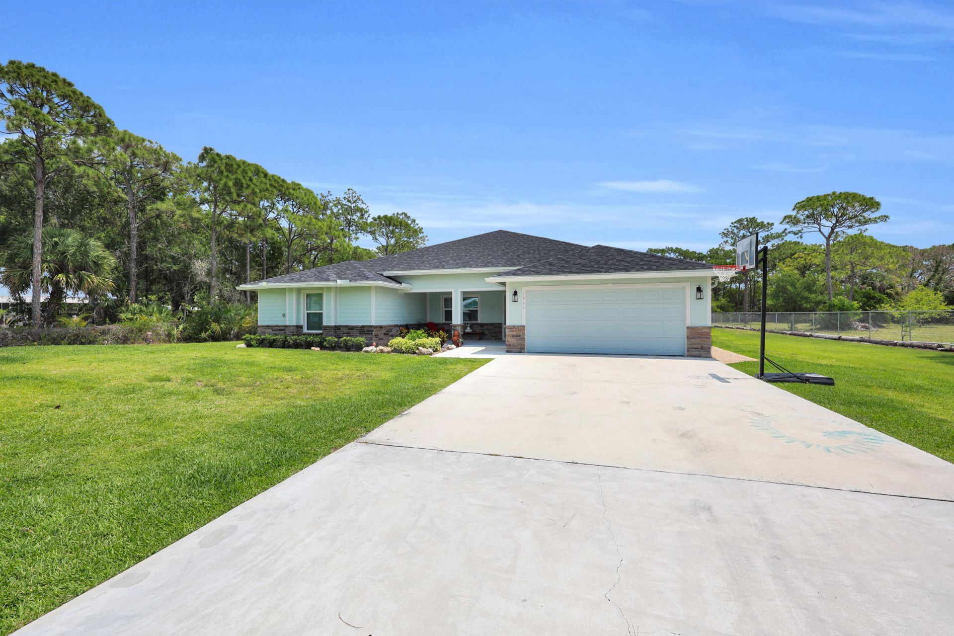 5566 Pinetree Drive, Fort Pierce, FL 34982 Photo