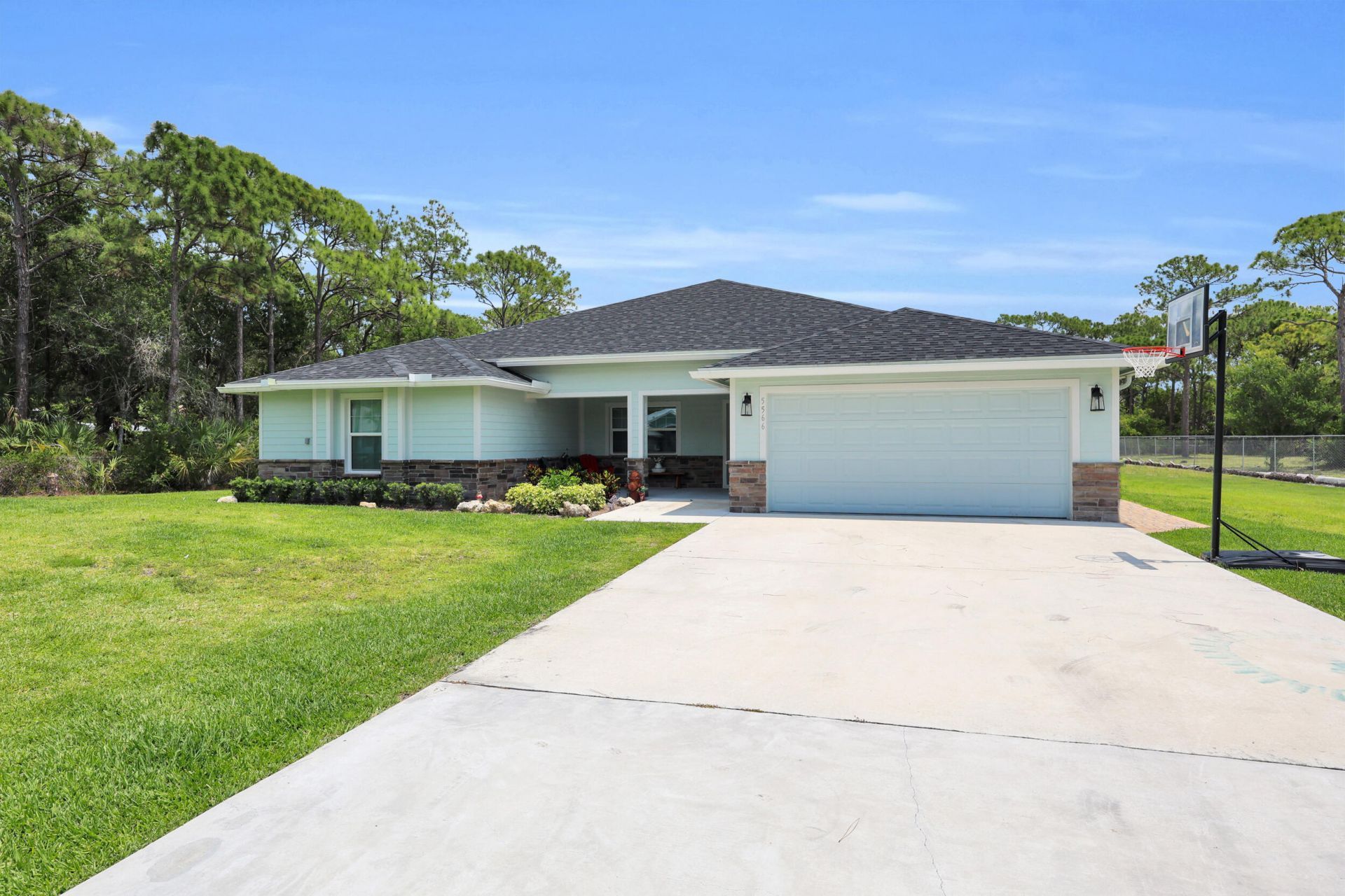 5566 Pinetree Drive, Fort Pierce, FL 34982 Photo