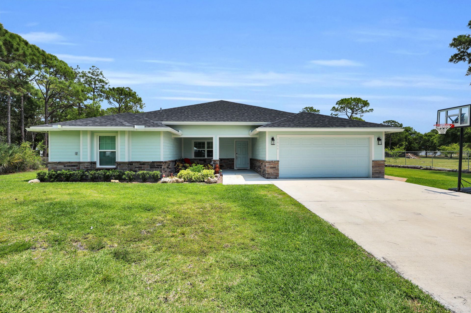 5566 Pinetree Drive, Fort Pierce, FL 34982 Photo