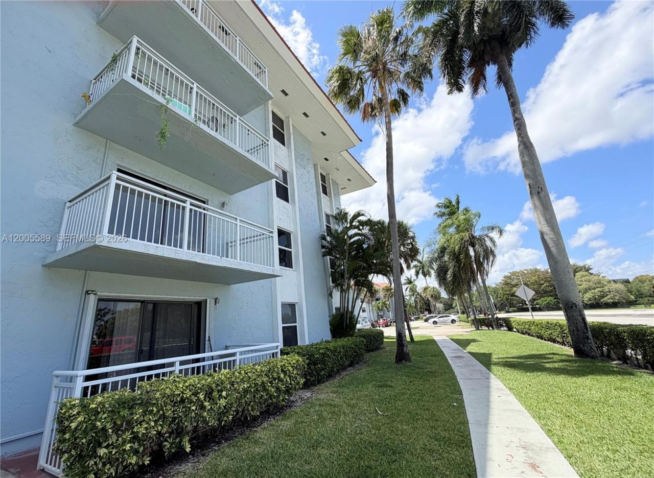 505 S Pine Island Rd , Unit 208B, Plantation, FL 33324 Photo