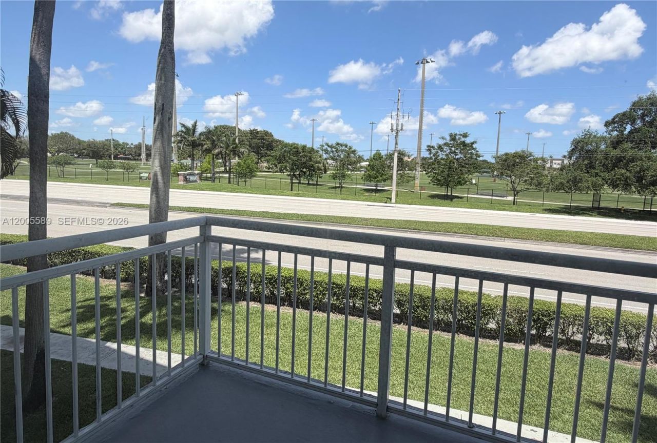 505 S Pine Island Rd , Unit 208B, Plantation, FL 33324 Photo