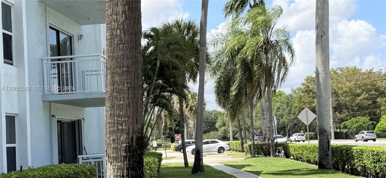 505 S Pine Island Rd , Unit 208B, Plantation, FL 33324 Photo