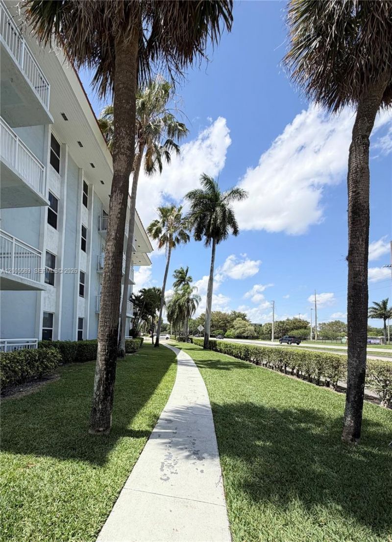505 S Pine Island Rd , Unit 208B, Plantation, FL 33324 Photo