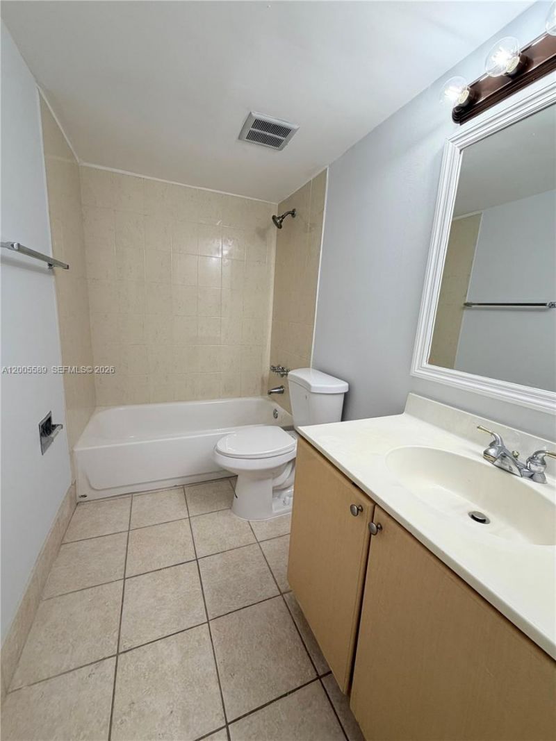 505 S Pine Island Rd , Unit 208B, Plantation, FL 33324 Photo