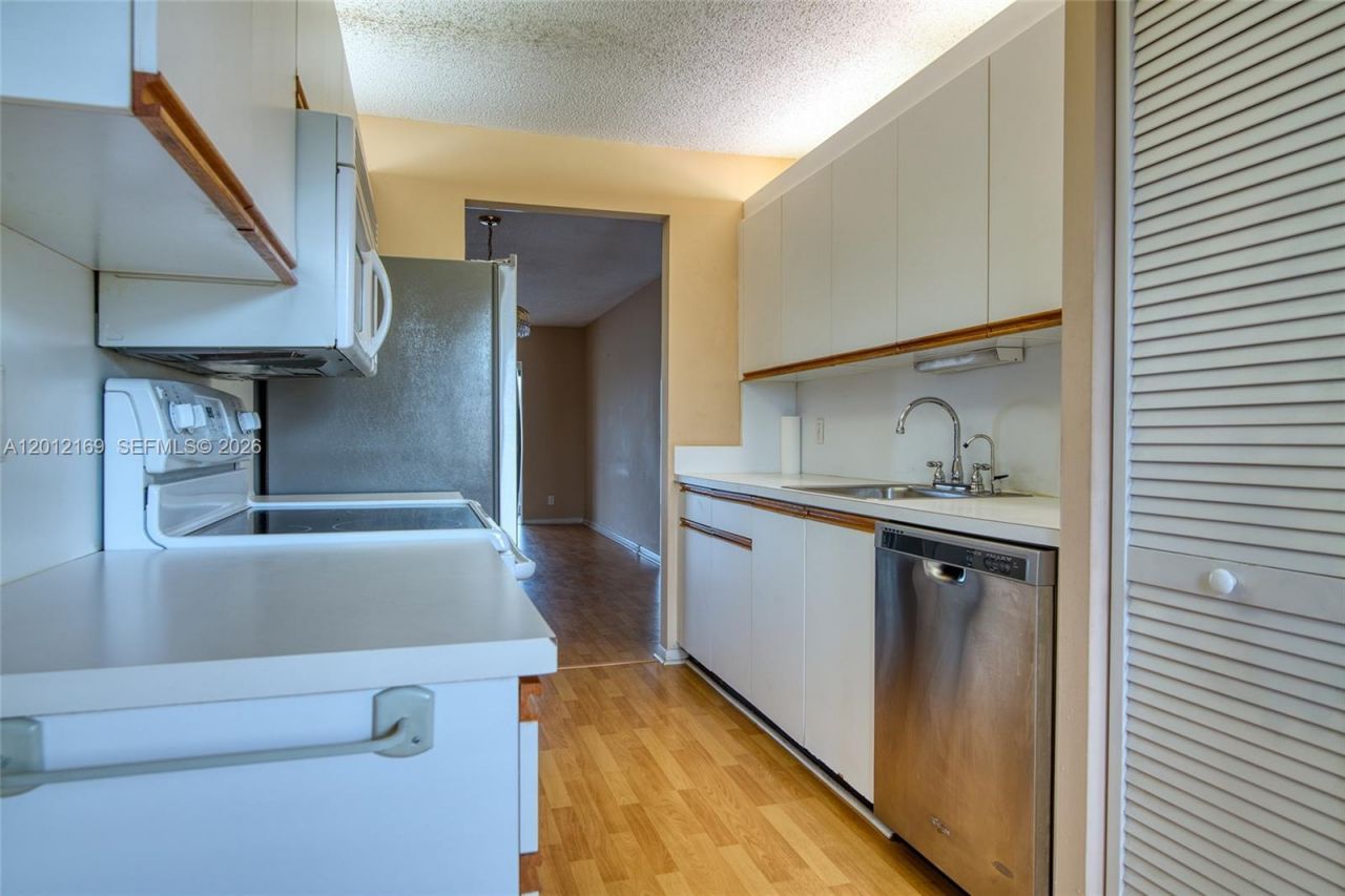 12950 SW 13th St , Unit 412D, Pembroke Pines, FL 33027 Photo