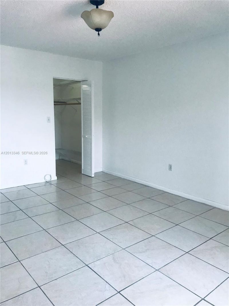 17600 NW 68th Ave, Unit B3006, Hialeah, FL 33015 Photo
