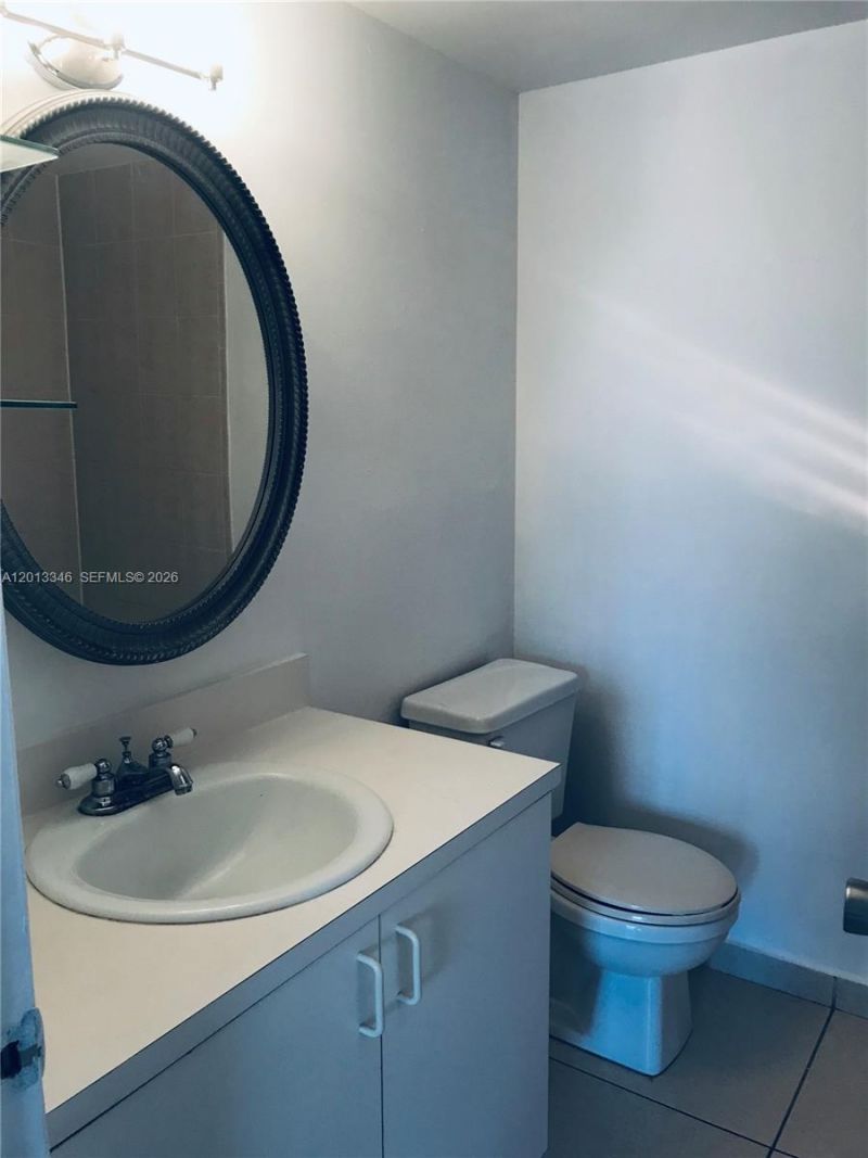 17600 NW 68th Ave, Unit B3006, Hialeah, FL 33015 Photo