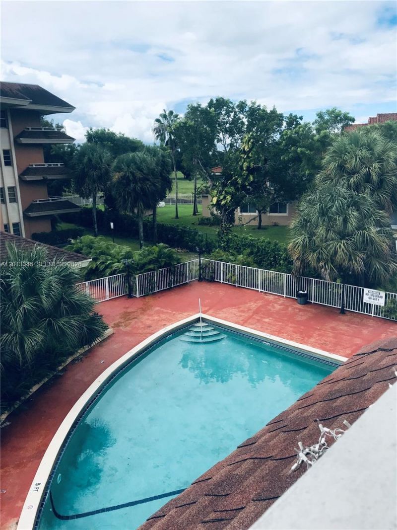 17600 NW 68th Ave, Unit B3006, Hialeah, FL 33015 Photo