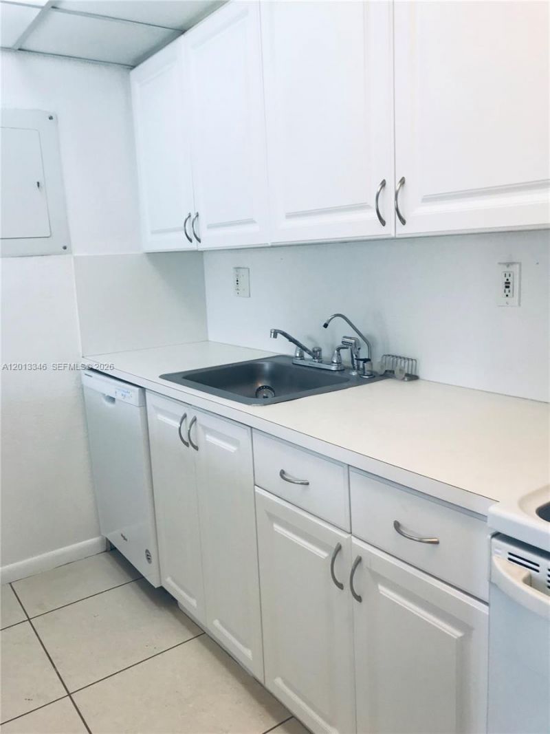 17600 NW 68th Ave, Unit B3006, Hialeah, FL 33015 Photo