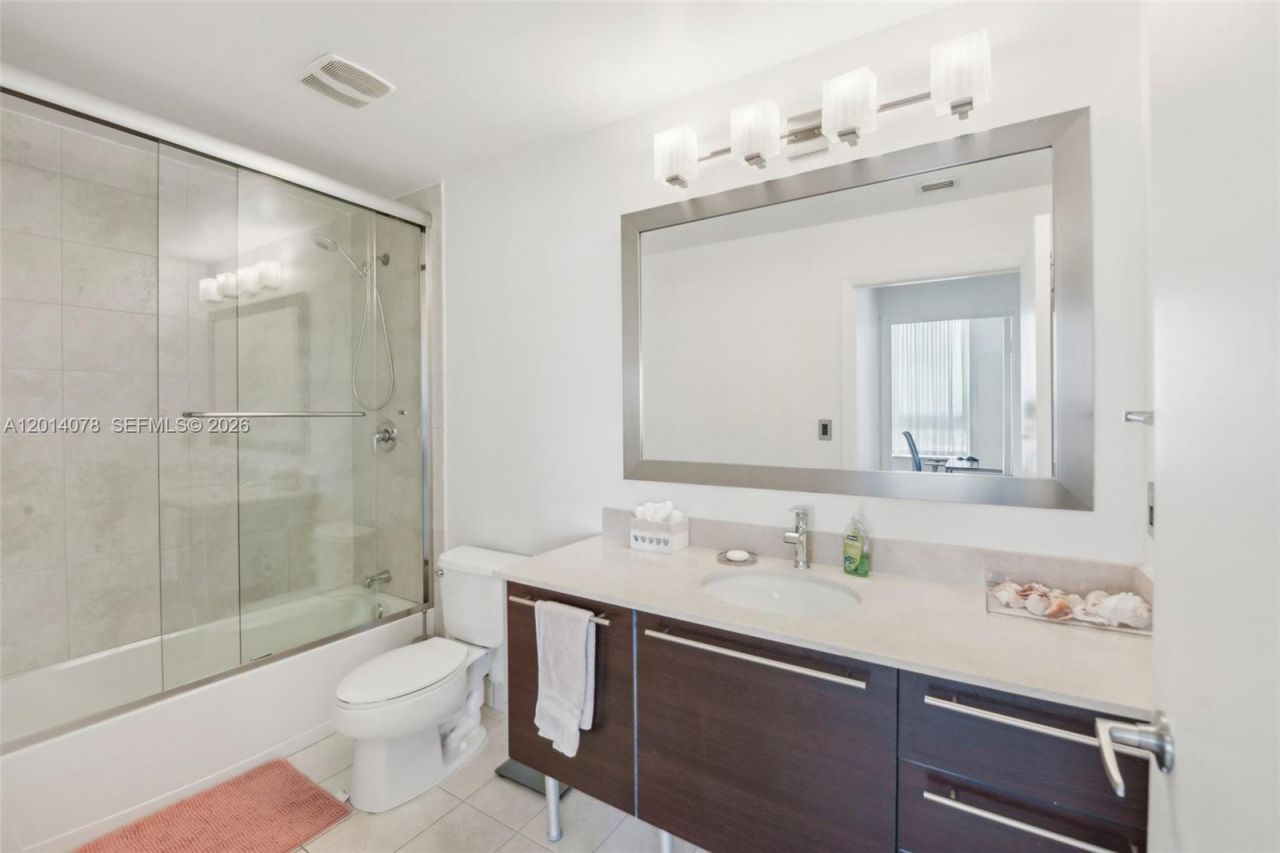 1900 N Bayshore Dr, Unit 1511, Miami, FL 33132 Photo
