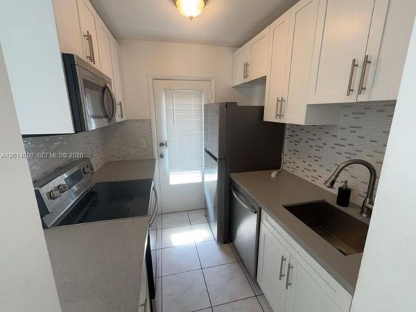 1431 S 14th Ave, Unit 216, Hollywood, FL 33020