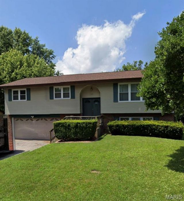 33 Morrison Drive, Belleville, IL 62221 Main Photo