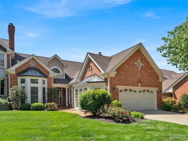 13004 Pembrooke Valley Court, St Louis, MO 63141