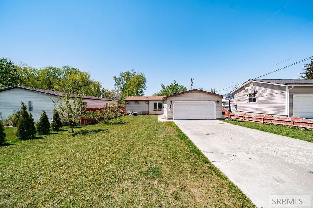 1435 Willow Avenue, Idaho Falls, ID 83402 Main Photo