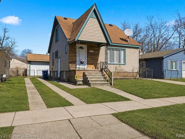 1301 E Muir Avenue, Hazel Park, MI 48030