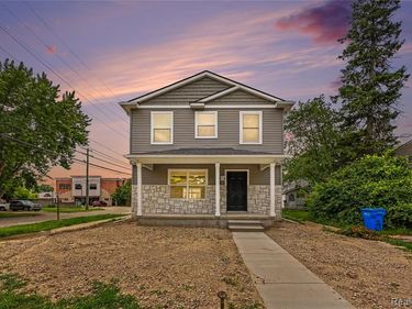 27305 Groveland Street, Madison Heights, MI 48071