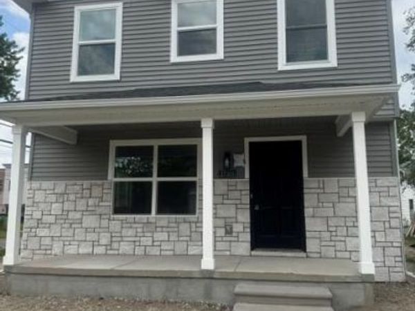 27305 Groveland Street, Madison Heights, MI 48071