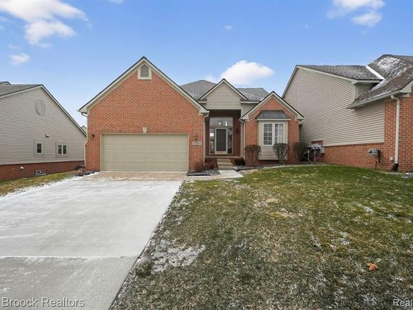 6166 Lochmore Drive , Commerce Twp, MI 48382