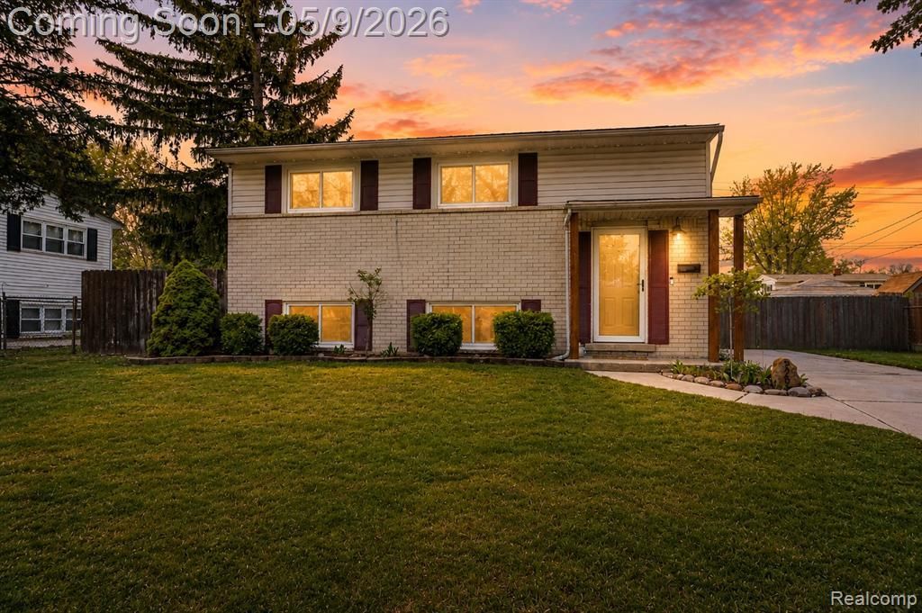 529 John Rolfe Drive, Monroe, MI 48162 Main Photo