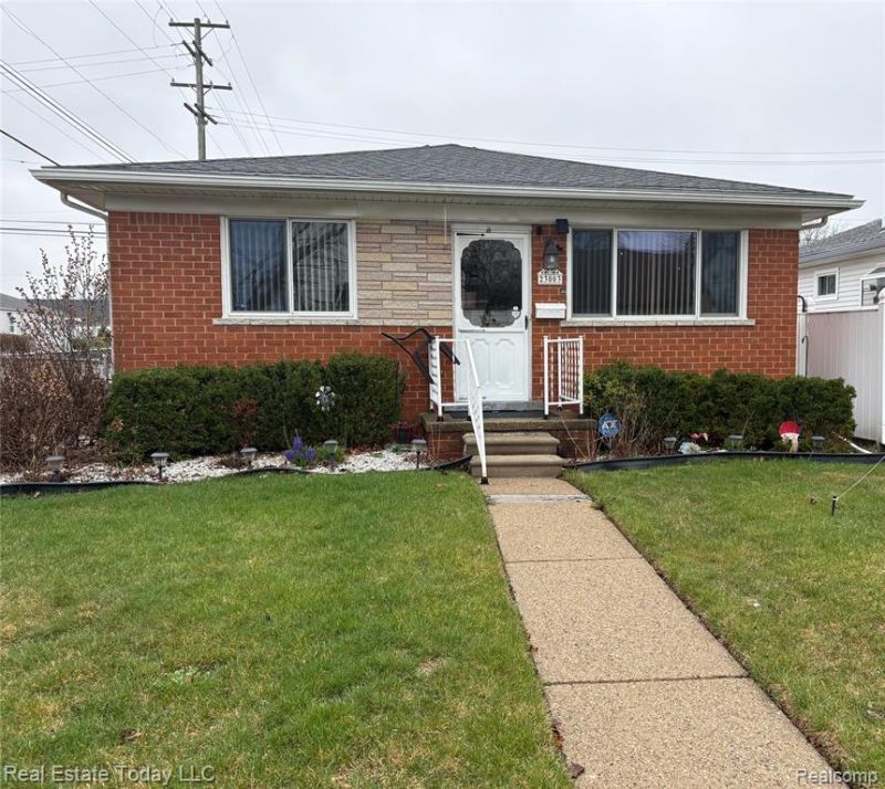 23003 Tuscany Avenue, Eastpointe, MI 48021 Main Photo