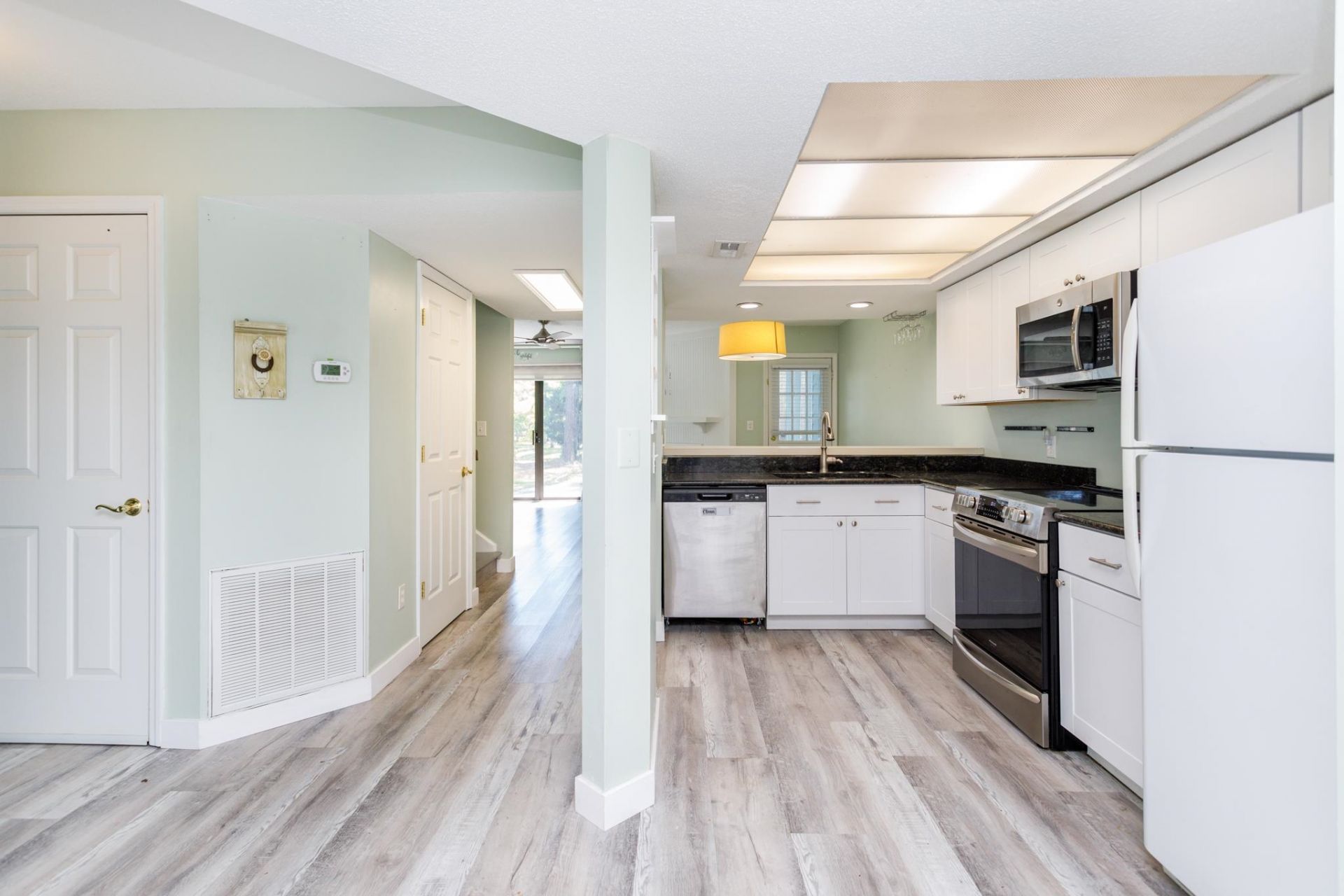 33 Shadow Moss Pl.  Photo 13
