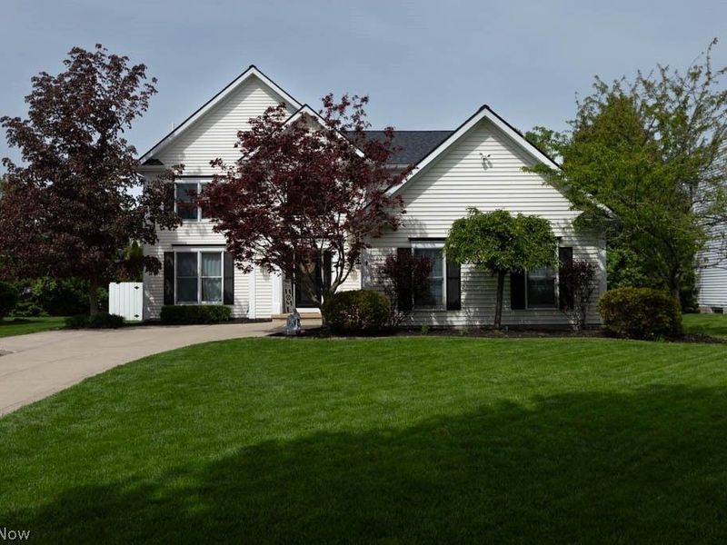 8409 Forest View Drive, Olmsted Falls, OH 44138 Photo 1